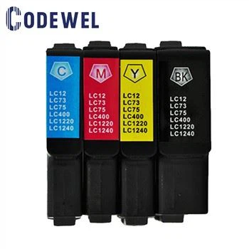 Toners tatwaġġ mili mill-ġdid cartridges tal-linka li jinżammu fl-idejn għall-printers